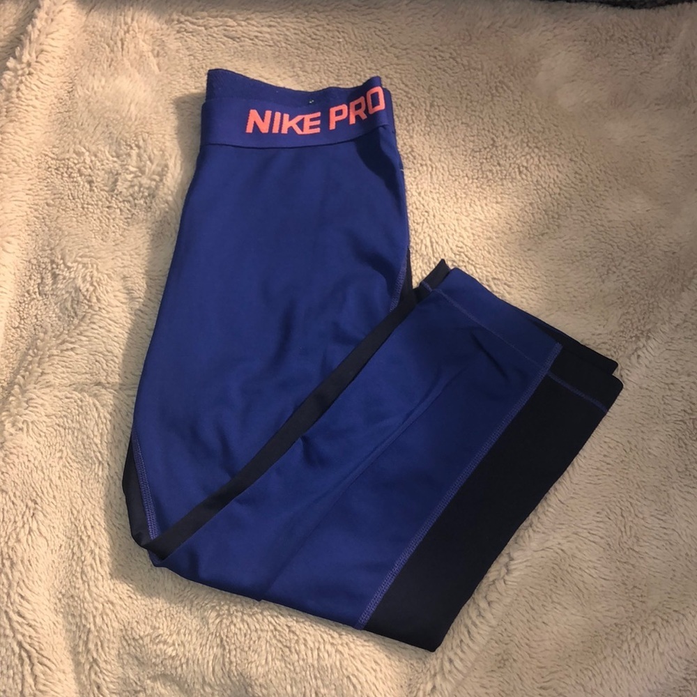🔹4 for $30 Nike Pro Dri-Fit Capri Leggings, Small